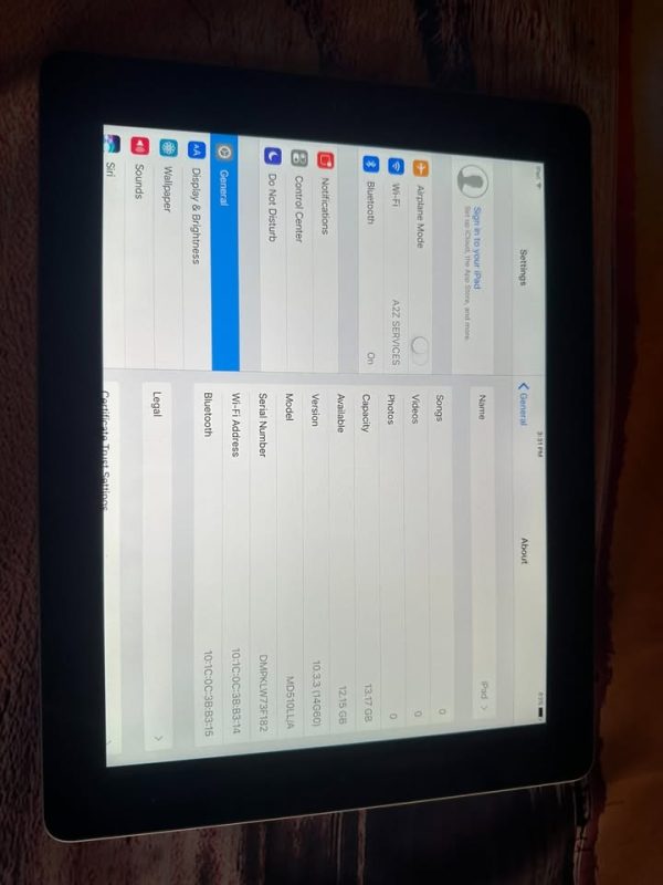 iPad First Gen Tablet 16GB - 9.7 inch