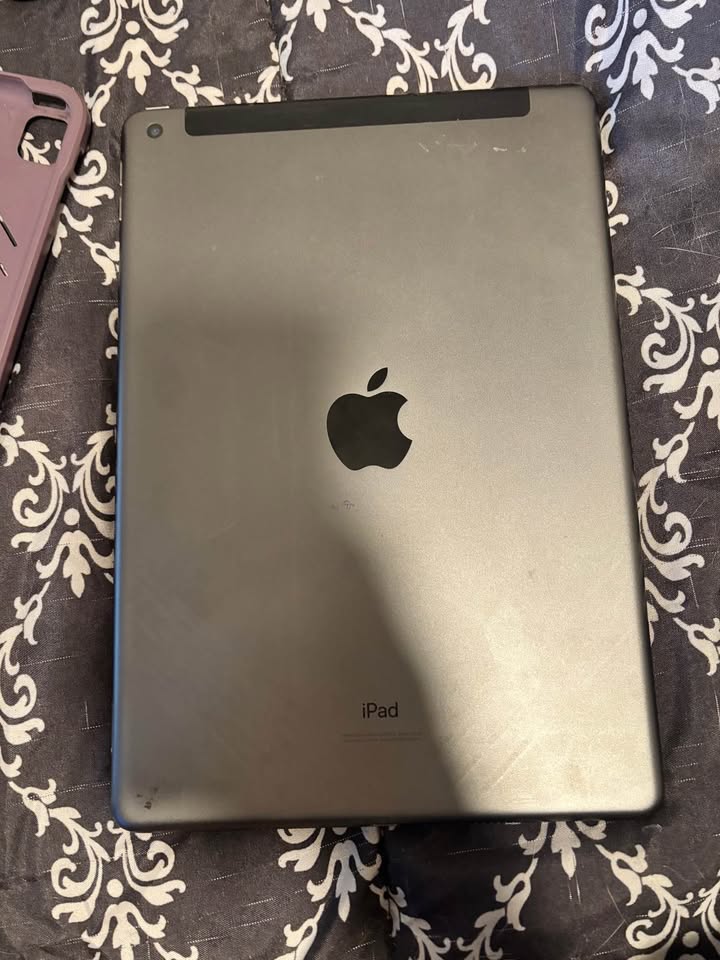 10th generation iPad 2 10th generation iPad