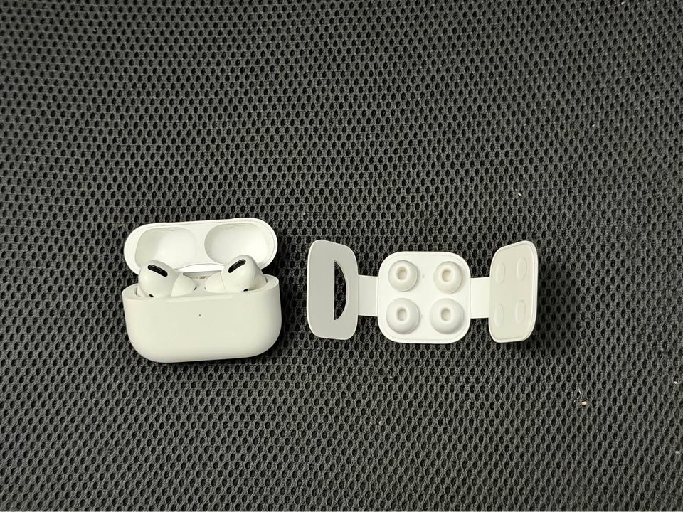 Apple AirPods Pro 1 Apple AirPods Pro