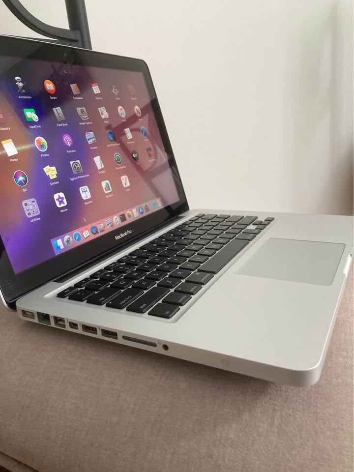 Apple MacBook Pro 13.3” 6 Apple MacBook Pro 13.3”