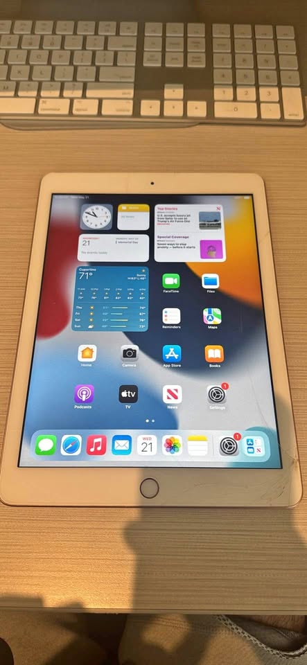 iPad (Cellular) 2 iPad (Cellular)