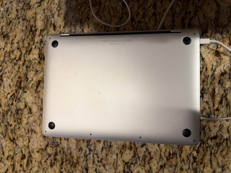 MacBook Pro 13” 5 MacBook Pro 13”