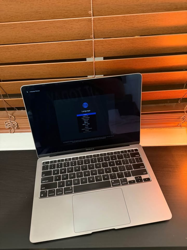 MacBook Air M1 3 MacBook Air M1