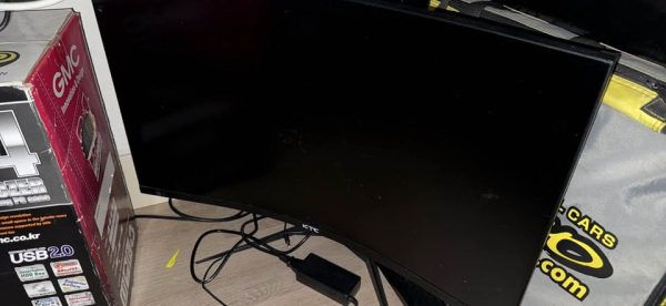 RGB-heavy gaming build with 2k240 gaming monitor