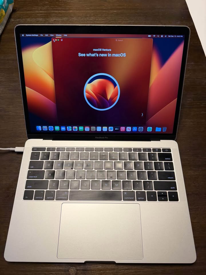 MacBook Pro 13” 6 MacBook Pro 13”