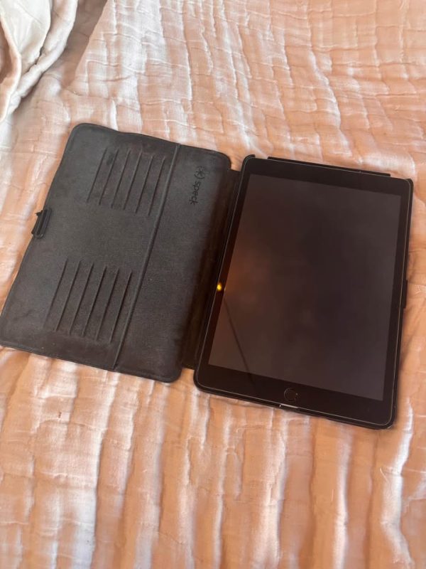 iPad 9th gen free speck case
