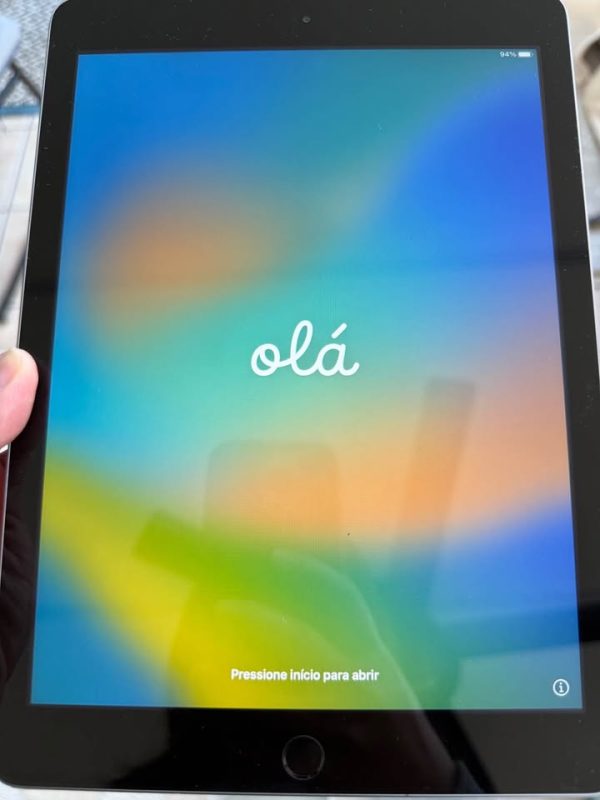 Apple iPad 5th gen - WiFi - 32gb