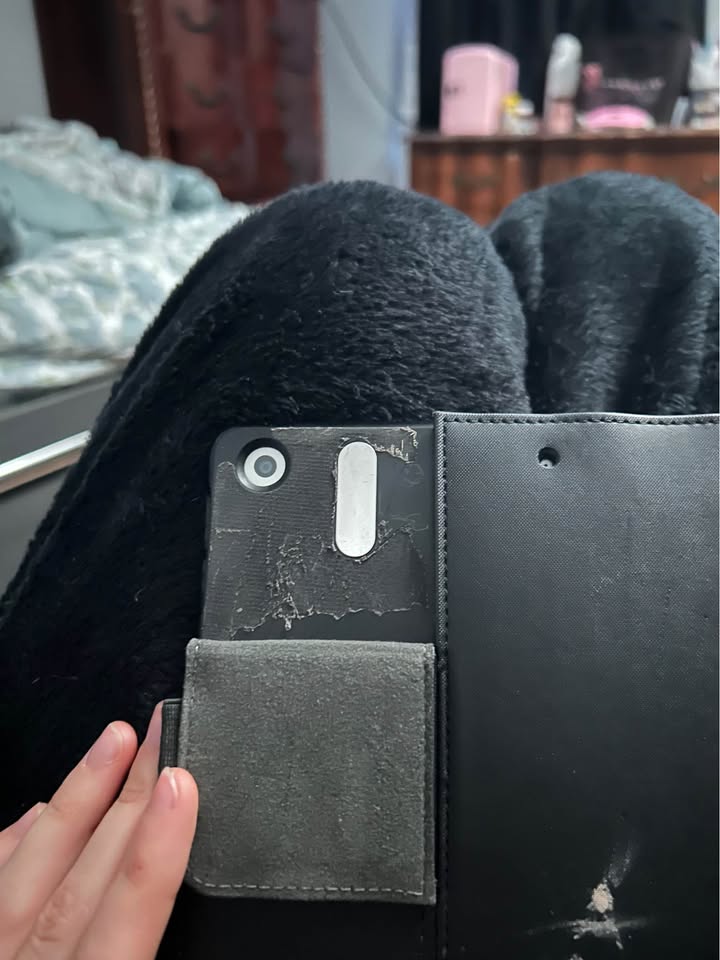 iPad (read description) 1 iPad (read description)