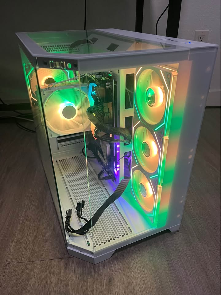 WHITE GAMING PC / NO GPU 2 WHITE GAMING PC / NO GPU