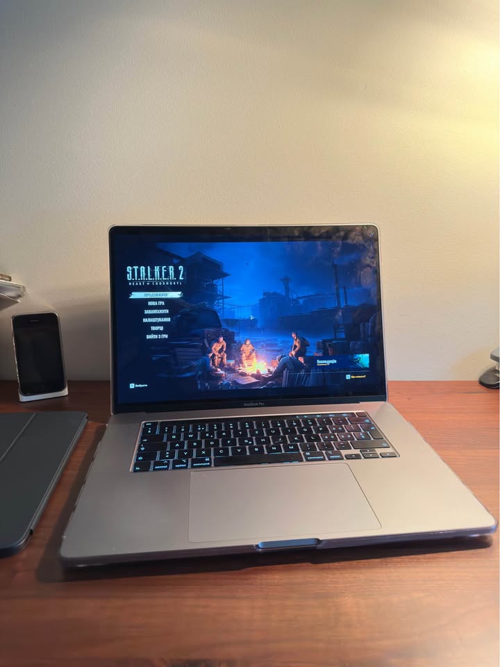 MacBook Pro 16” (2019) — i7 / 32GB RAM / 512GB SSD / AMD 5300M 5 MacBook Pro 16” (2019) — i7 / 32GB RAM / 512GB SSD / AMD 5300M