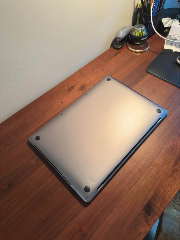 MacBook Pro 16” (2019) — i7 / 32GB RAM / 512GB SSD / AMD 5300M 6 MacBook Pro 16” (2019) — i7 / 32GB RAM / 512GB SSD / AMD 5300M