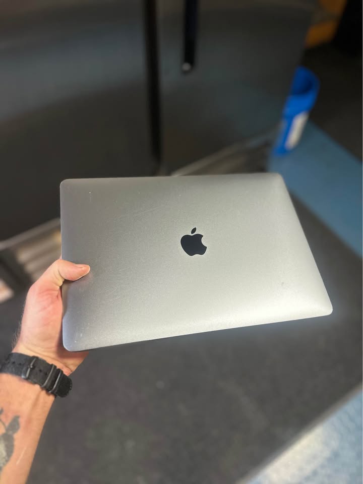 MacBook Pro 1 MacBook Pro