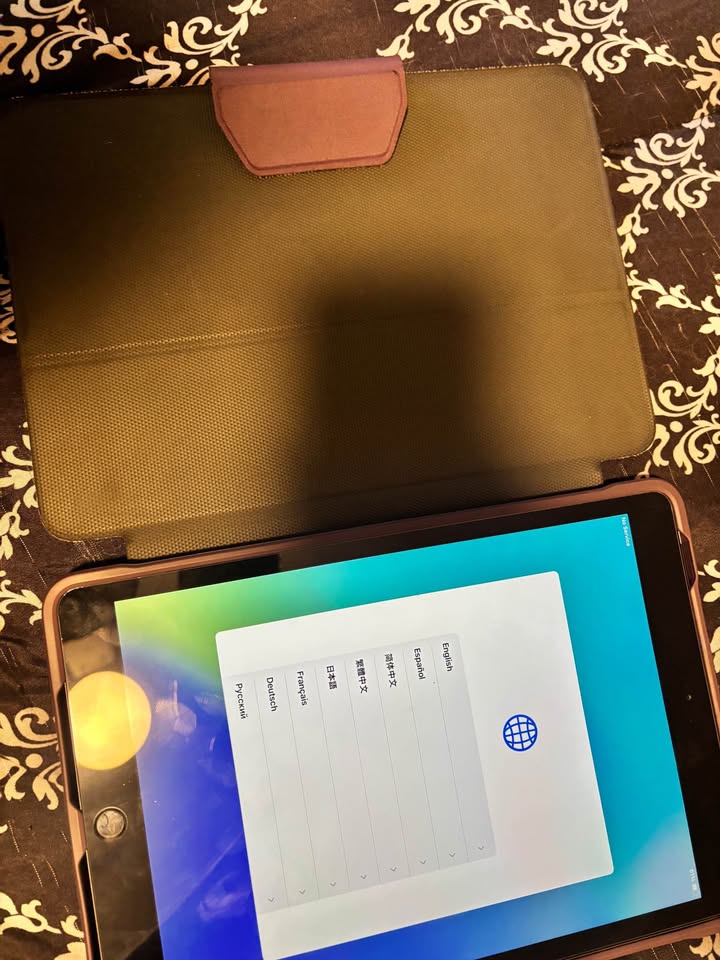 10th generation iPad 4 10th generation iPad