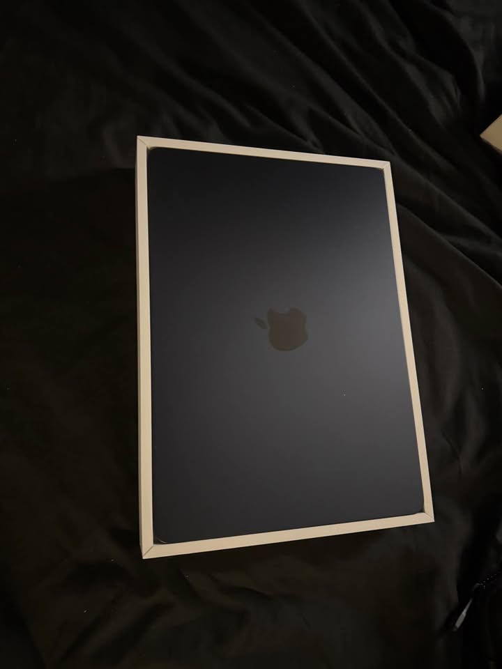 2025 Apple MacBook Air 13-inch Laptop - Apple M4 chip Built for Apple Intelligence 16GB Memory 256G 4 2025 Apple MacBook Air 13-inch Laptop - Apple M4 chip Built for Apple Intelligence 16GB Memory 256G