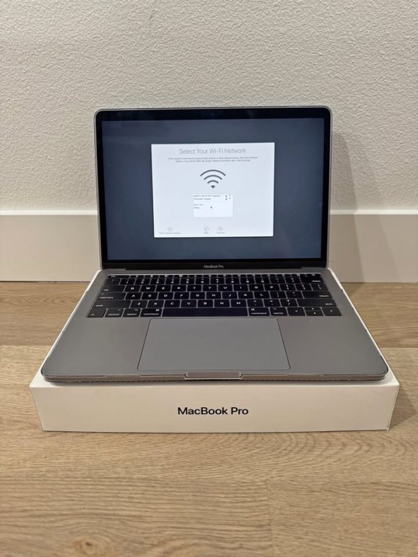 Apple MacBook Pro 13 Inch (A1708) 256GB