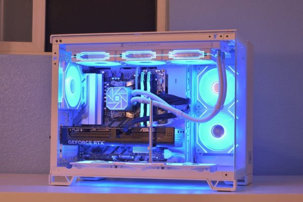 Gaming PC: Ryzen 5 7600X + RTX 5070 12GB + 32GB DDR5 6000mhz + 1tb NVME SSD