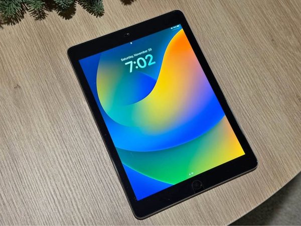 iPad 5th Generation 128GB Space Gray