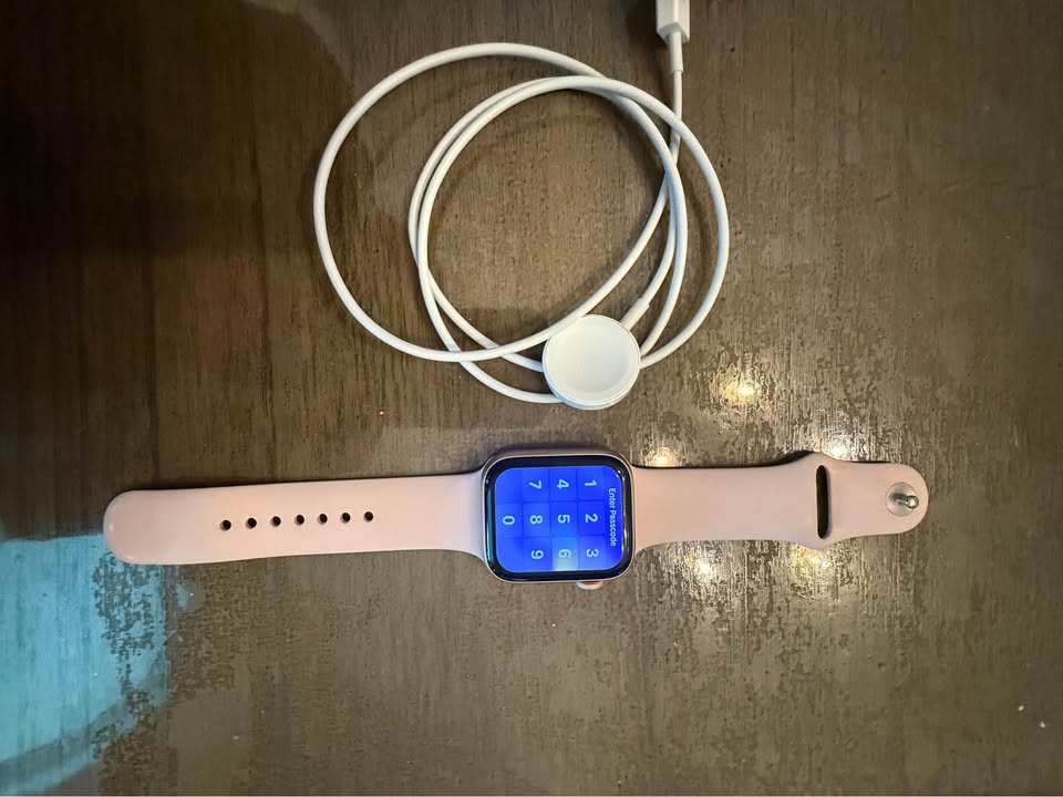 Apple Watch SE gen 1 4 Apple Watch SE gen 1