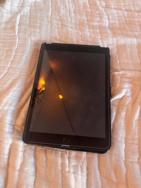 iPad 9th gen free speck case