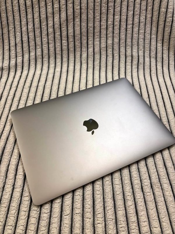 macbook air 2020