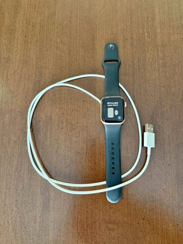 Apple Watch Series 6 - 40mm (Gold)