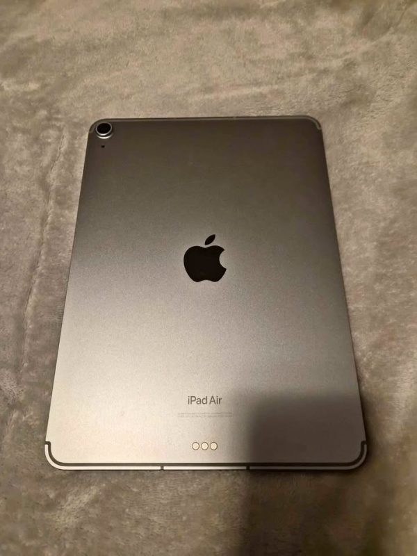 iPad Air 11 inch with Cellular