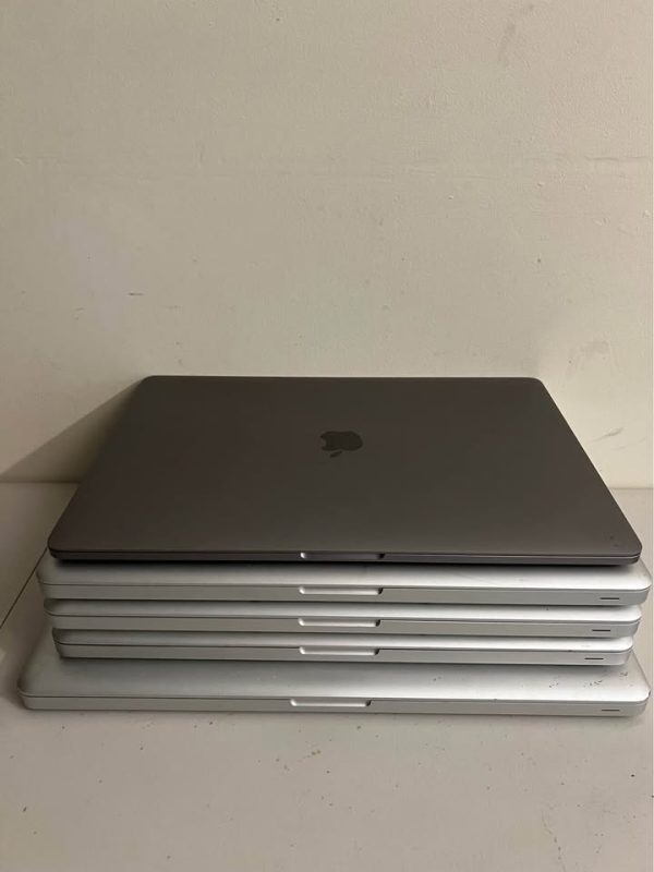 Lot of 9 MacBooks & Laptops.