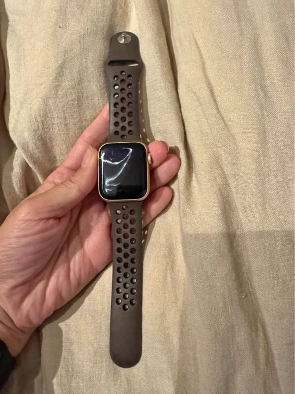 Apple Watch - series 6- gps + cellular